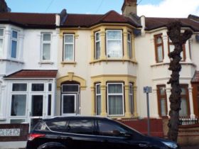 3 bedroom Terraced for sale